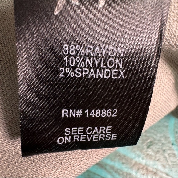 Torrid Grey Leopard Studio Knit Peplum Top Size 1X NWT - Picture 8 of 9